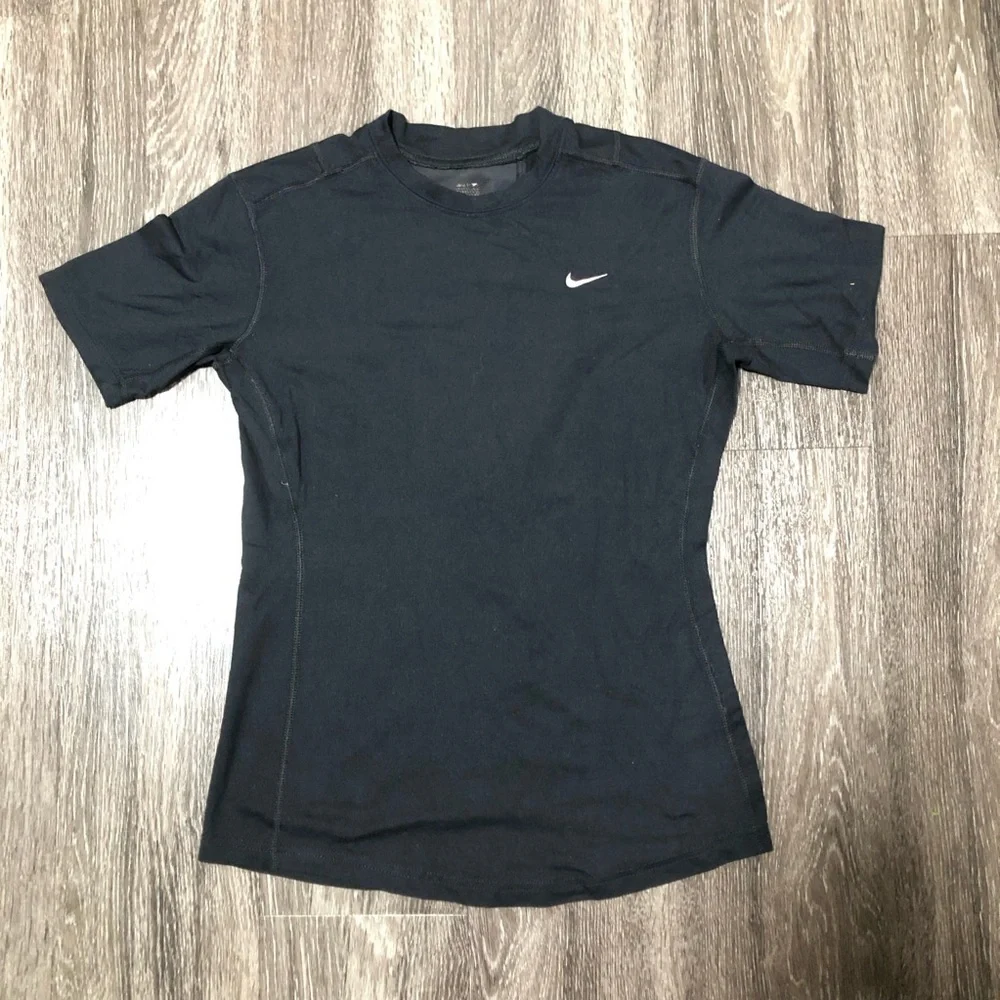 Nike Pro Black/Pink Short Sleeve T-shirt - Size S (4-6)